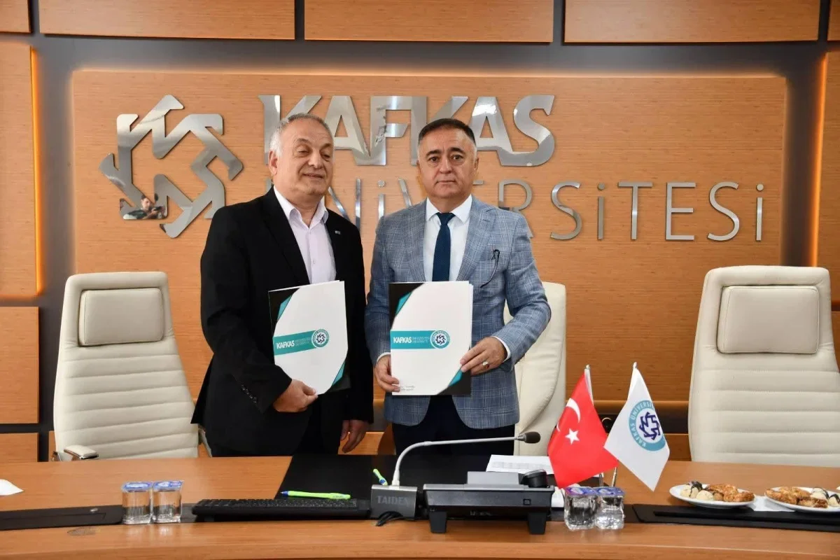 Kafkas Üniversitesi ile Türkiye Beyazay Derneği arasında “Engelsiz Üniversite” iş birliği