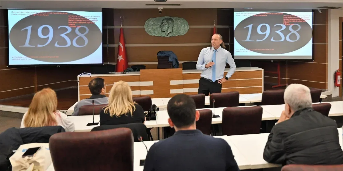 Bornova'da üreticilere güvenli zirai ilaç eğitimi