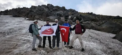 Ağrı’lı Dağcılar “30 Ağustos Zafer bayramı Süphan dağı” tırmanışı yaptı