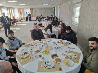 Kaymakam Furkan Korkusuz, lise öğrencileriyle kahvaltı programında Bir araya geldi