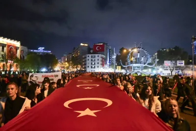 Ankara’da 29 Ekim coşkusu: Başkentliler Meşalelerle 2. Meclis’e yürüdü